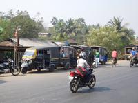 Dreiradtaxis gehören überall zum Verkehrsbild in Indien