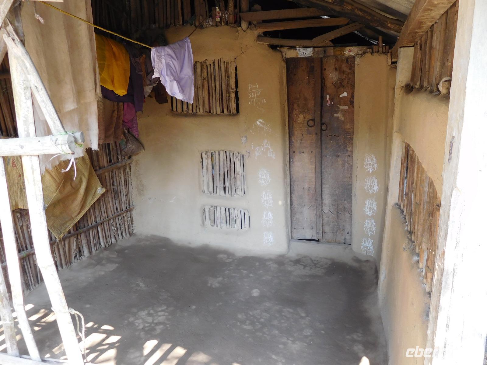 typisches Haus aus Ästen, Bambus und Fluss-Schlamm