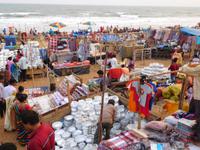 abendlicher Strandmarkt in Puri