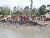 Aufregung: da ist ein riesiges Krokodil!