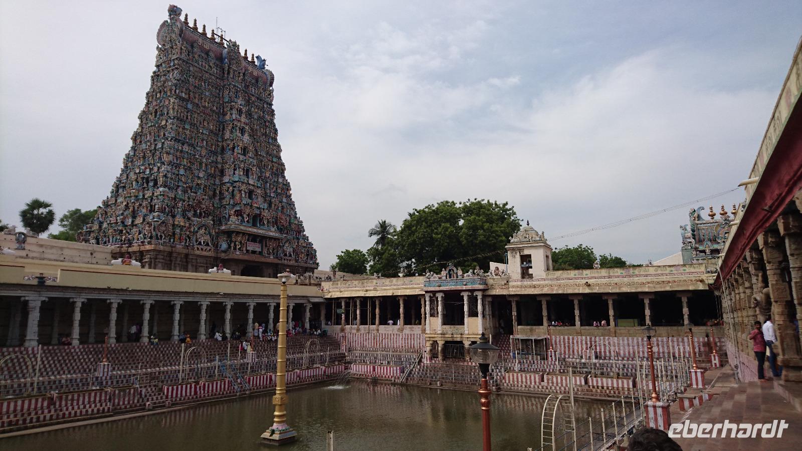 In Südindien sind die Tempel bunt