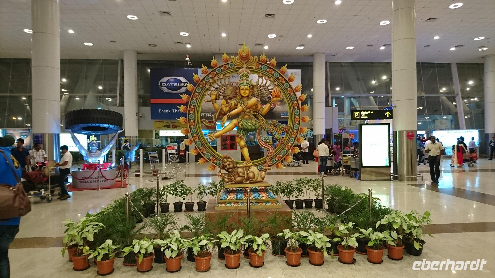 Shiva schickt uns heim am Flughafen von Chennai