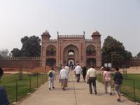 Eingang zum Grabmal Itimad-ud-Daula in Agra
