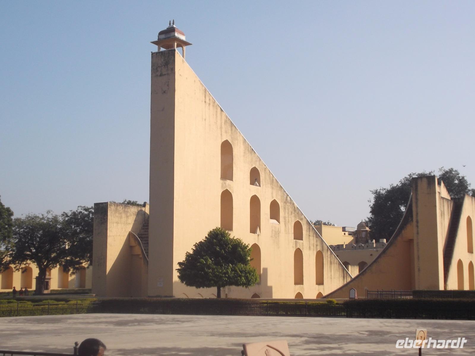 größte Sonnenuhr der Welt - im Observatorium Jantar Mantar in Jaipur