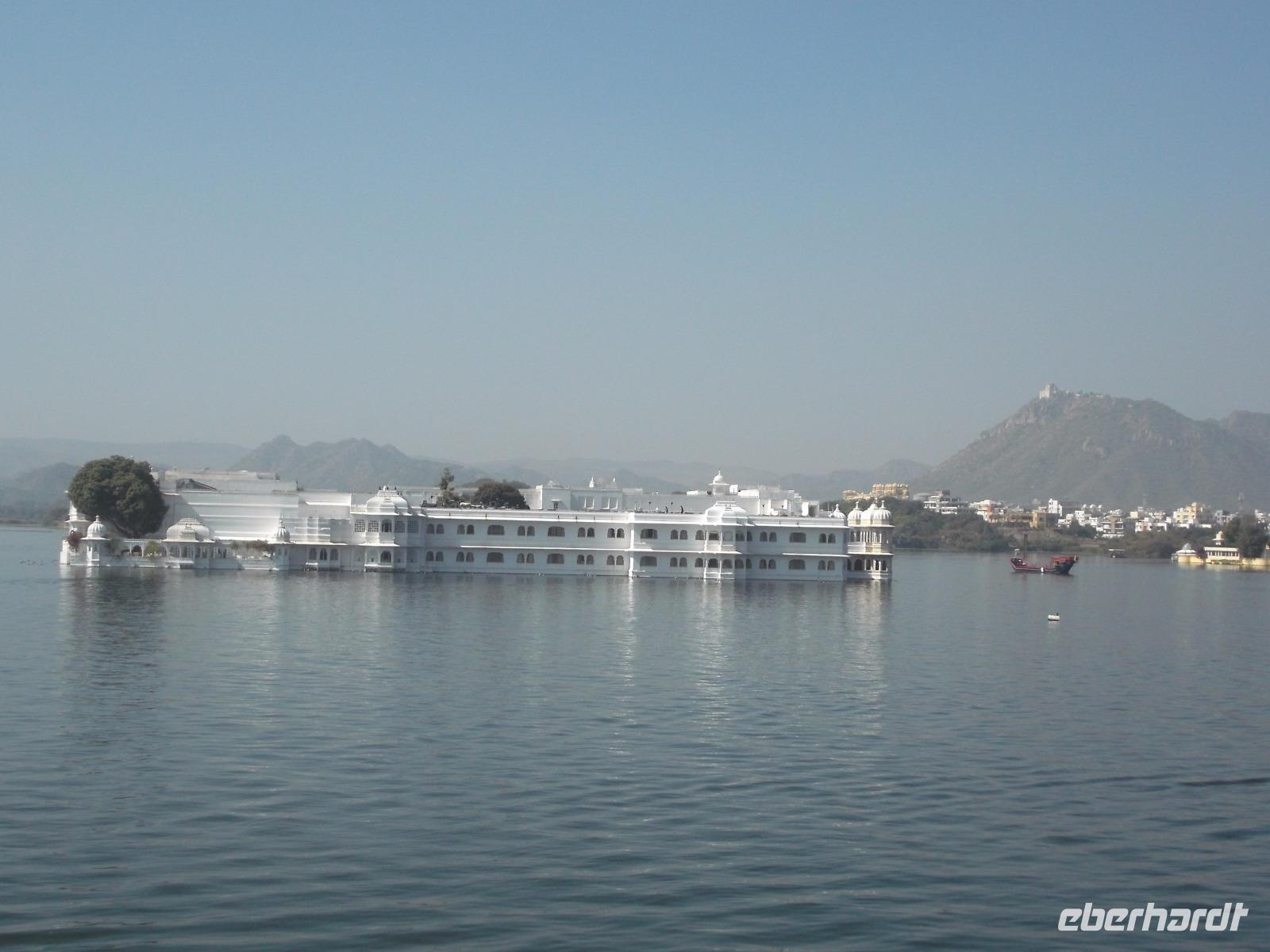 Blick zum Seepalast von Udaipur