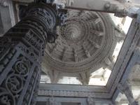 Jain-Tempel von Ranakpur, Details im Inneren