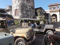 Aufbruch zur Jeepsafari in Khejrala