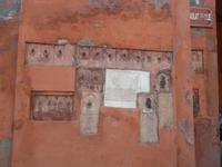 Sati-Steine am Eingang des Junargarh-Forts in Bikaner