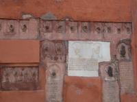 Sati-Steine am Eingang des Junargarh-Forts in Bikaner