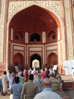Nur noch ein Tor und wir stehen vor dem Taj Mahal in Agra