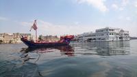 Lake Palace und Repräsentationsjacht in Udaipur