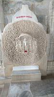 Kobrastein im Jain-Tempel Adinatha in Ranakpur