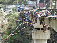 Gebetsfahnenbrücke
