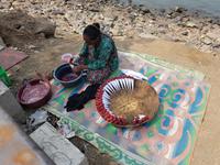 Indien, Mumbai, Tamarinden Verarbeitung