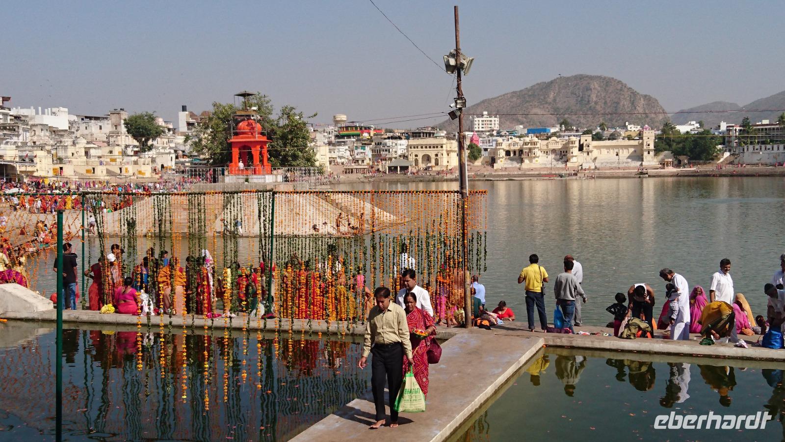 An den heiligen Ghats in Pushkar