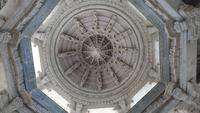 Architektur und Gestaltung im Jain-Tempel in Ranakpur