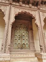 Wundervolle Handarbeit an Türen und Portalen, Jodhpur 