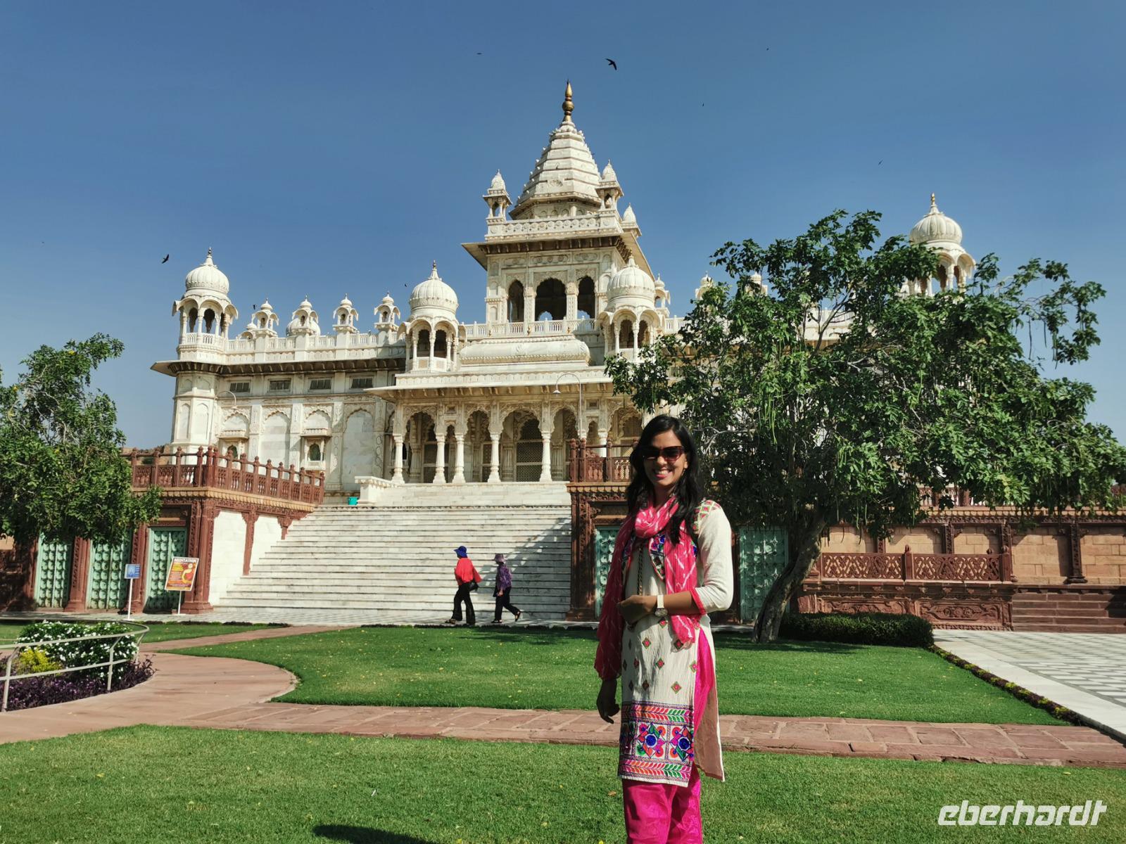Mit einer indischen Besucherin im Vordergrund natürlich noch bezaubernder