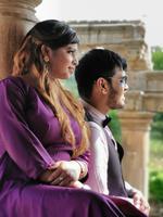 Ein Hochzeitspaar nutzt diese schöne Kulisse für Fotoshooting