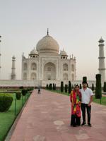 Viele Inder besuchen ebenfalls dieses Grabmal und lassen sich gern fotografieren