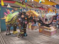 Auf dem Frankfurter Flughafen erinnert dieser Elefant schon ans bald stattfindende Holifest