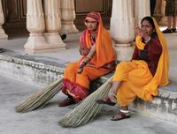 Sehr fotogenes Reinigungspersonal im Amber Fort, Jaipur