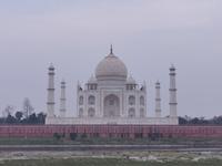Das Taj Mahal vom Mehtab Bagh Park aus gesehen