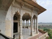 Auf diesem Balkon saß Shah Jahan und blickte sehnsüchtig auf das Grab seiner Mumtaz, Agra