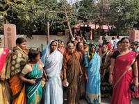 Wir werden wieder neugierig beäugt, Rotes Fort, Agra