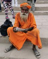 Hindupilger am Gangesufer, Varanasi