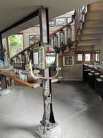 In diesem Cafe hat man Teile alter Bahnhöfe upcycled