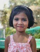 Im Park Bombays lächelt uns diese Kleine an