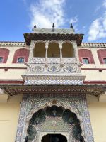 96 Maharaja Sawai Singh II Museum - Pfauverzierungen