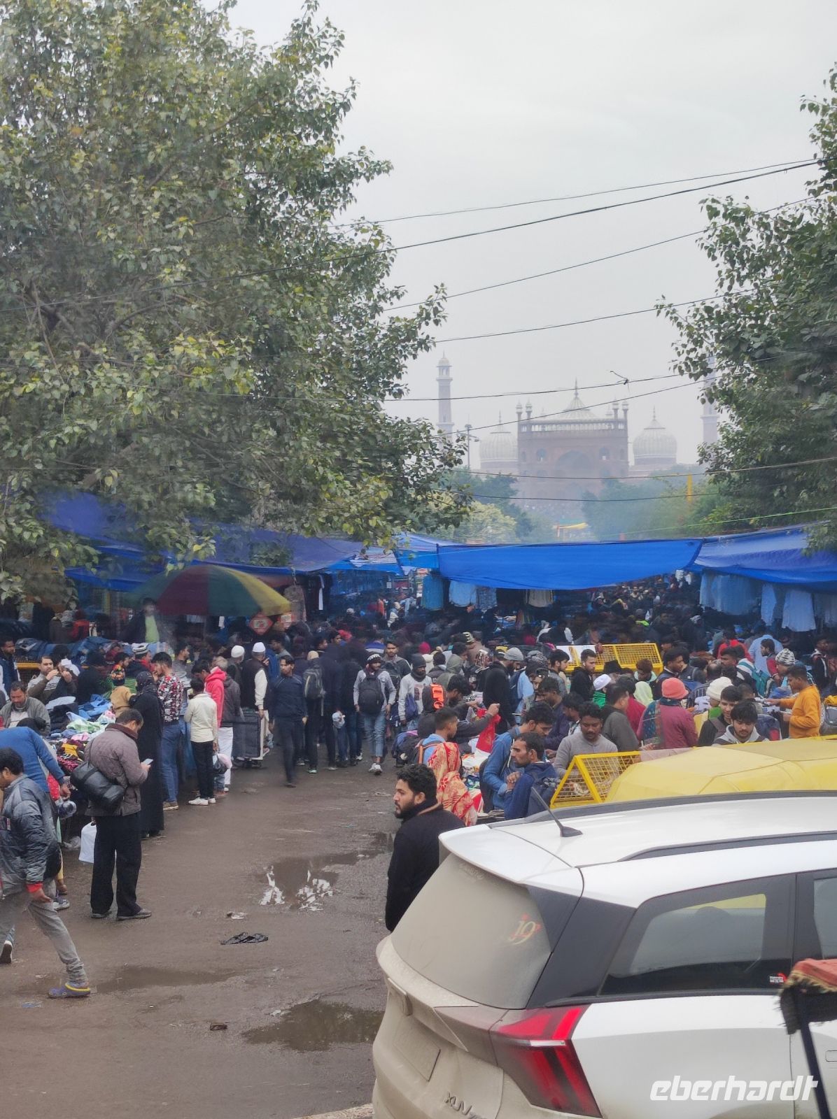 Der Diebesmarkt mit der Freitagsmoschee im Hintergrund - Neu Delhi, Indien