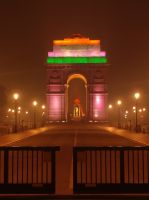 Das India-Gate bei Nacht in Neu Delhi, Indien