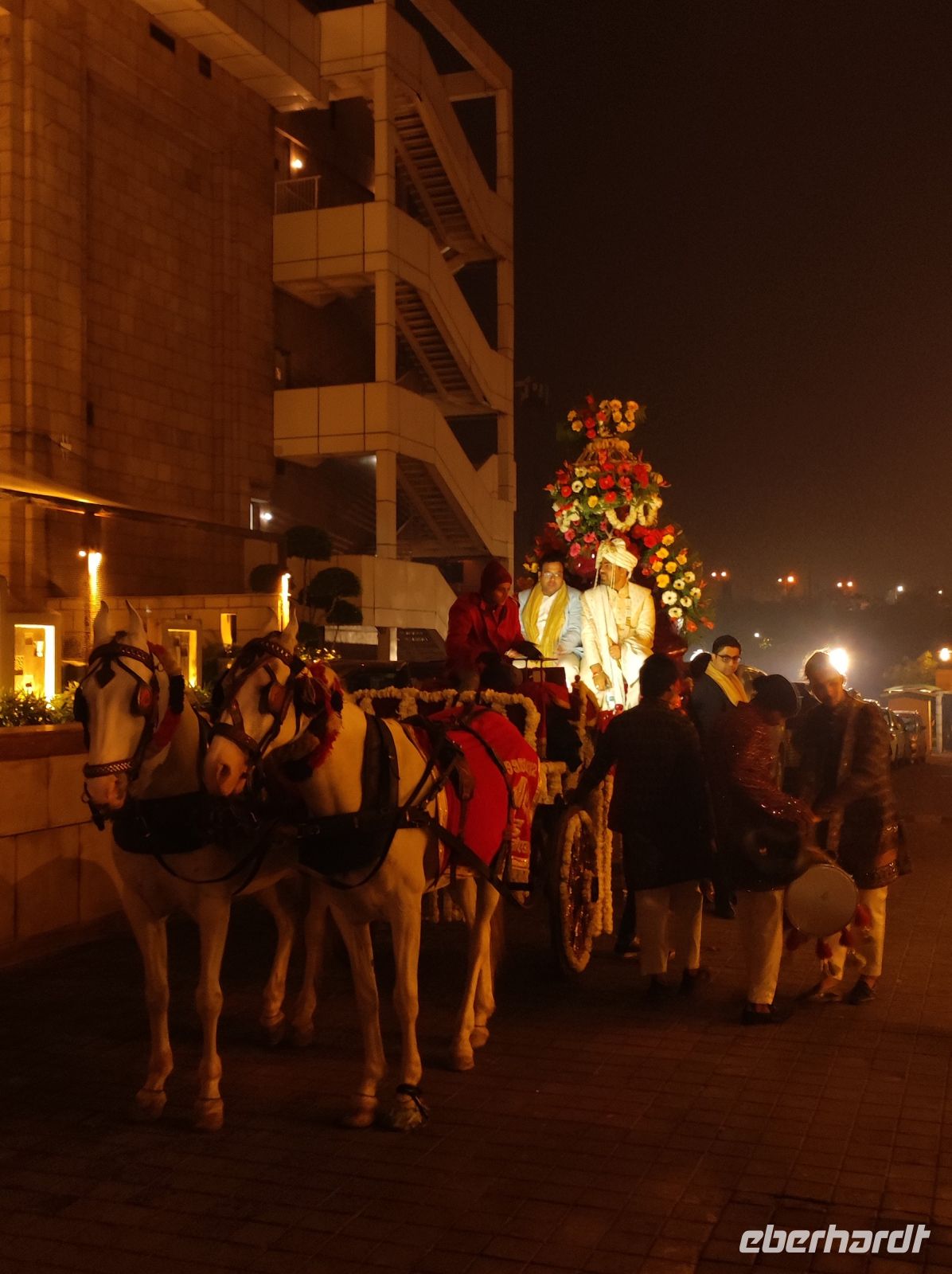 Der Bräutigam auf der indischen Hochzeit in Neu Delhi, Indien