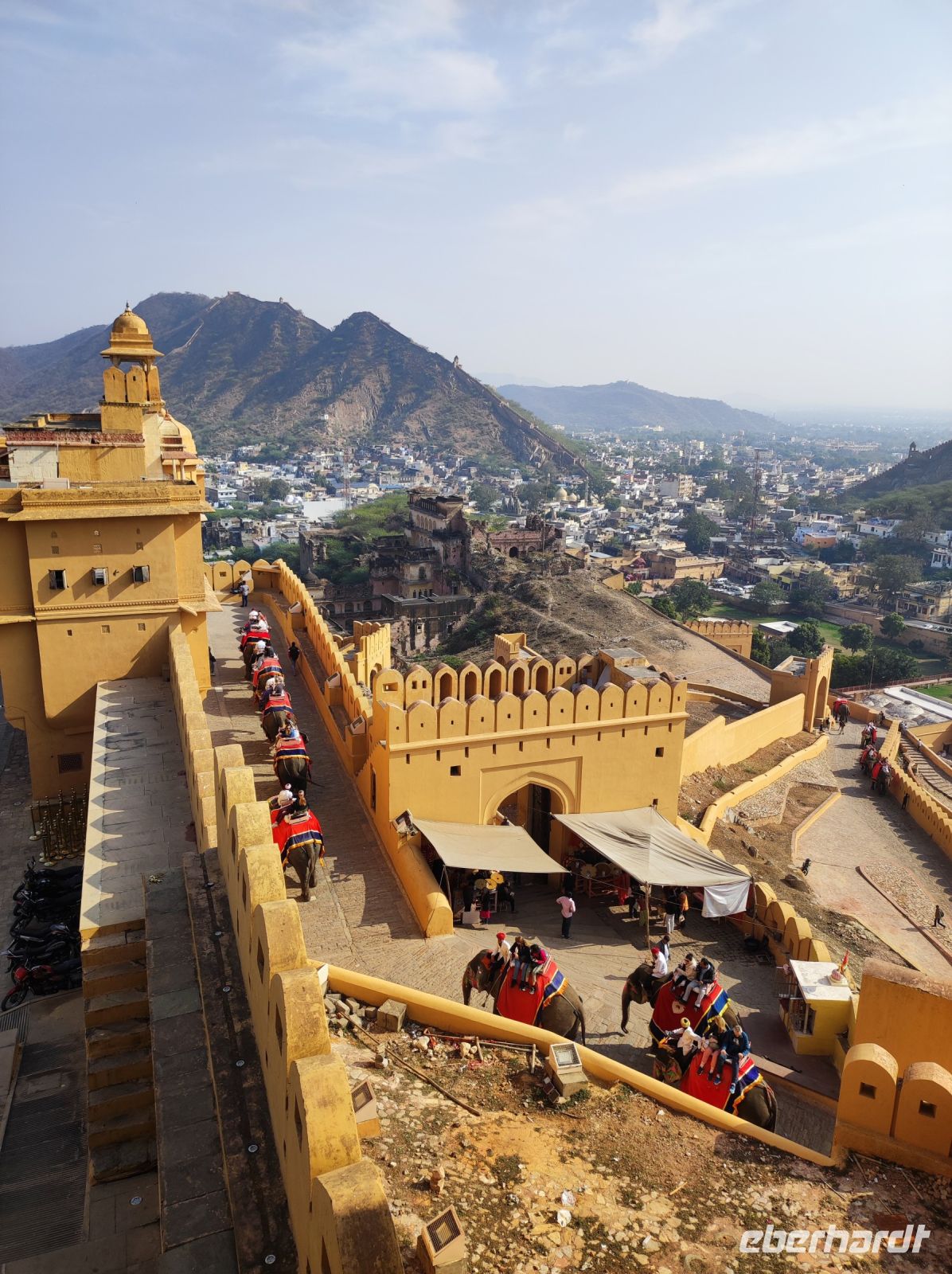 Auf dem Elefanten hoch auf das Amber Fort in Jaipur, Rajesthan - Indien