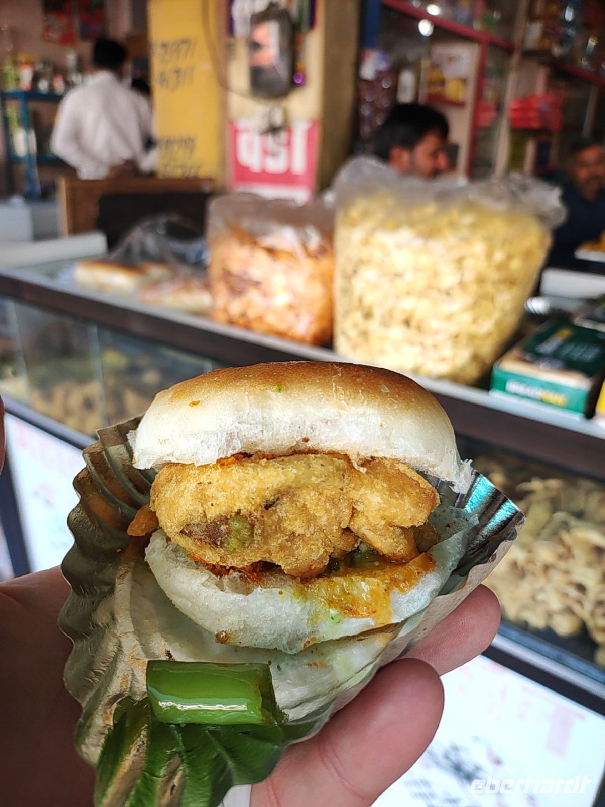Indischer Hamburger vom Straßenstand - Indien
