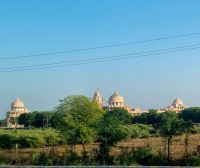 Tempel im Bau en Route