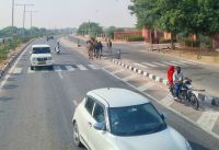 Typische Begegnung im indischen Strassenverkehrt (1)