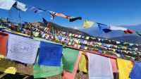 Chelela - Pass, unzählige  Gebetsfahnen