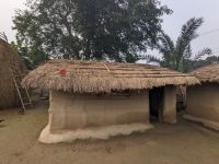 99) Traditionelles Tharu-Haus beim Morgenspaziergang Umgebung der Unterkunft Machan Country Villa am Chitwan Nationalpark, Nepal