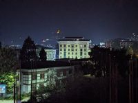 326) Blick von der Bar auf Thimphu bei Nacht, Bhutan