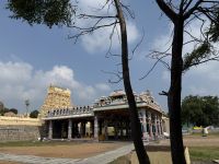 Spaziergang zum Hoehlentempel