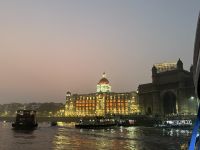 Taj Mahal Hotel Mumbai mit Gateway of India