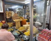 Guru Sweets &ndash; &copy; Sabine Reckord (Eberhardt TRAVEL)