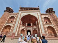 Das prächtige Hauptportal zum Taj Mahal-Komplex: Darwaza-i-Rauza &ndash; &copy; Andrey Kulikov (Eberhardt TRAVEL)