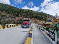 auf dem Weg von Phuentsholing nach Thimphu &ndash; &copy; Andrey Kulikov (Eberhardt TRAVEL)