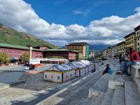 Spaziergang durch die Hauptstraße von Thimphu &ndash; &copy; Andrey Kulikov (Eberhardt TRAVEL)