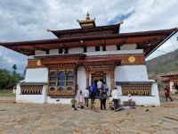 Besichtigung des Fruchtbarkeitsklosters (Chimi Lhakhang) in Sopsokha bei Panukha &ndash; &copy; Andrey Kulikov (Eberhardt TRAVEL)